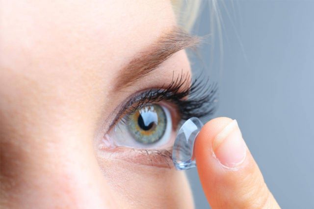 3 Benefits of Contact Lenses Over Spectacles